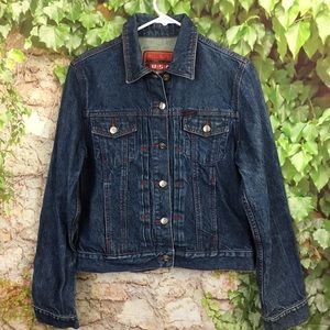 Women’s Blue Denim Trucker Jacket Large